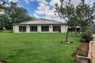 5 Bedroom Property for Sale in Lakeview Free State